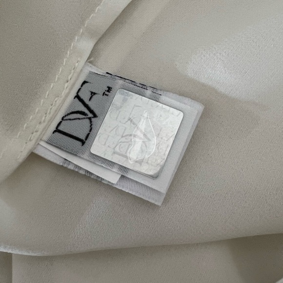 Diane von Furstenberg ivory silk bohemian blouse with smocked stitching Size 8 - Picture 7 of 9